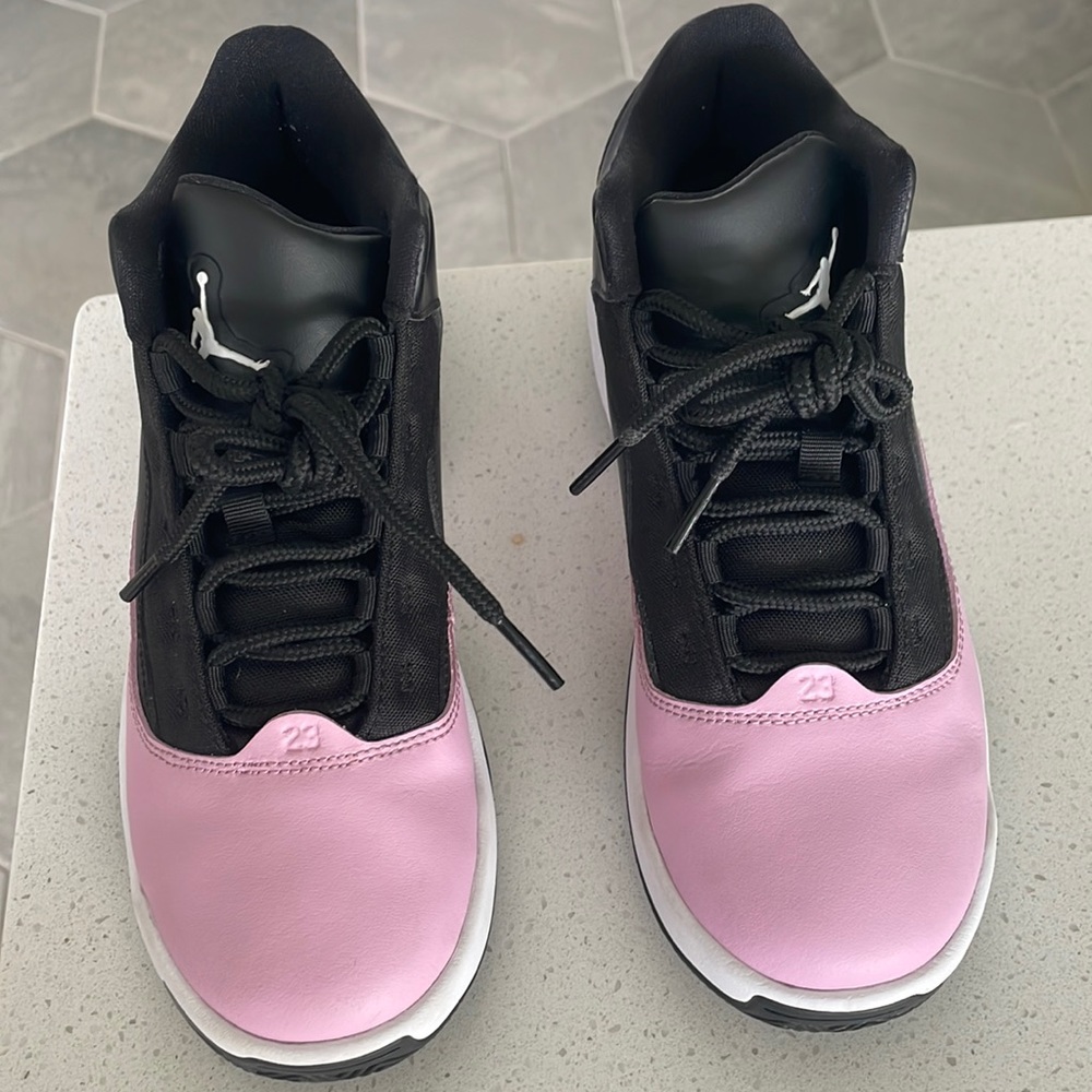 Jordan Max Aura Girls Basketball Shoes